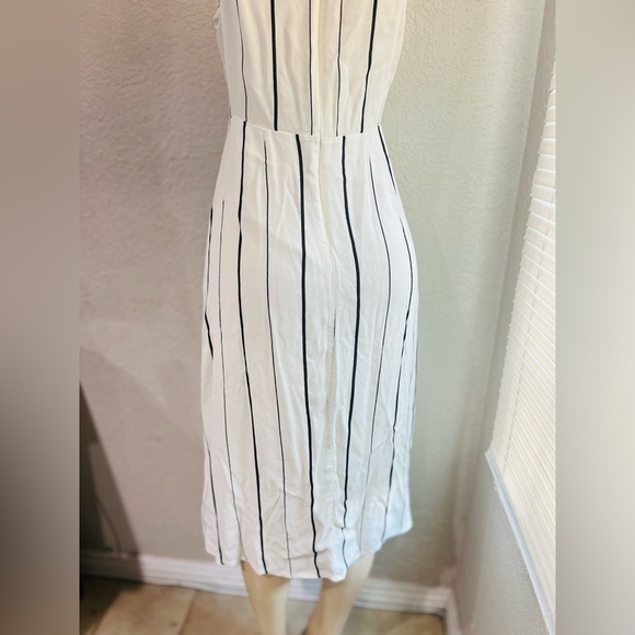 ASTR The Label White Black Size L Women Keyhole V Neck Striped Midi Dress L - Picture 5 of 13